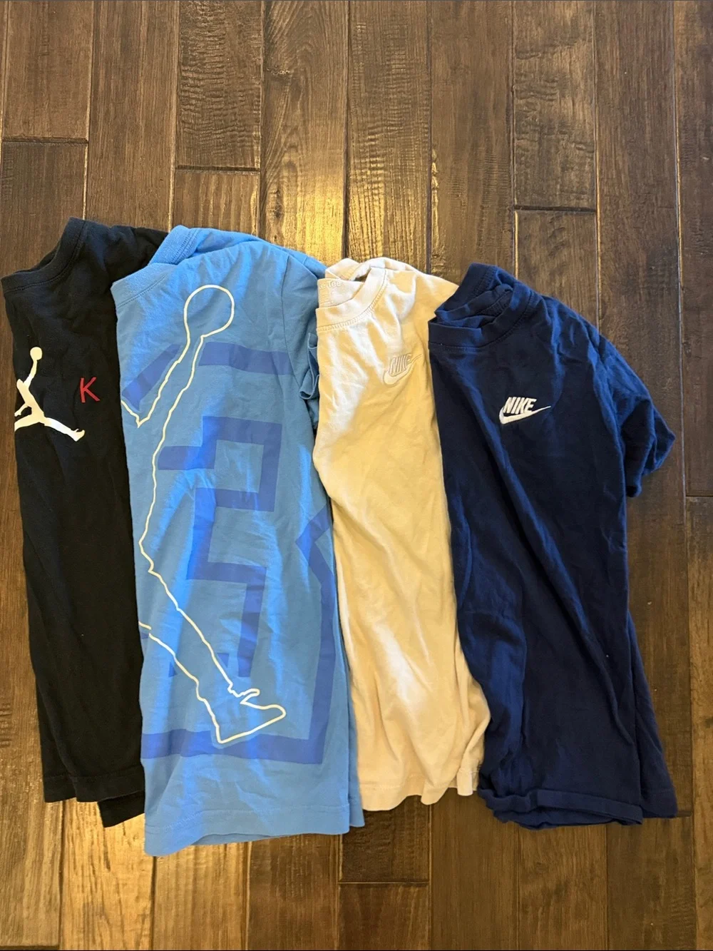 Nike Tee Bundle of 4 Boys T-shirts Black, Light Blue, Tan, Navy Size M